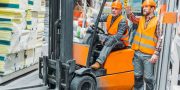 ipar gyár üzem dolgozó logisztika raktár