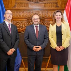 Dr. Sisák Attila, Kármán András és Rózsáné Sádt Mónika