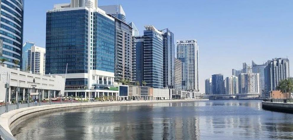 Dubai adozas