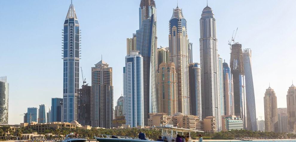 Olcsóbbak lettek a dubaji ingatlanok, a forint erősödése is segíti a magyar vevőket